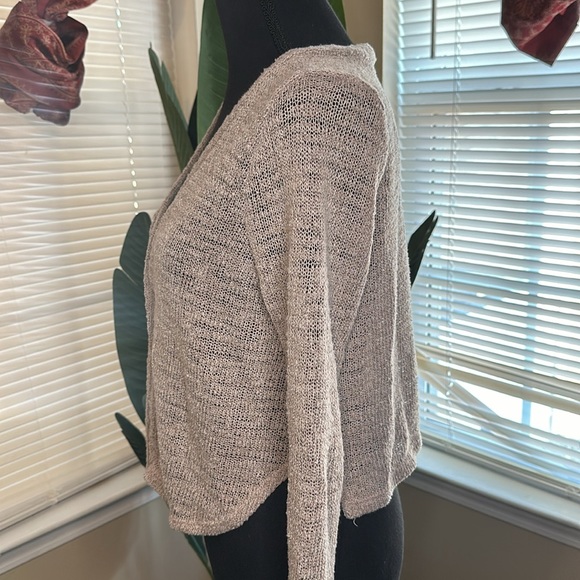 Super cute mesh crop top - Picture 3 of 5